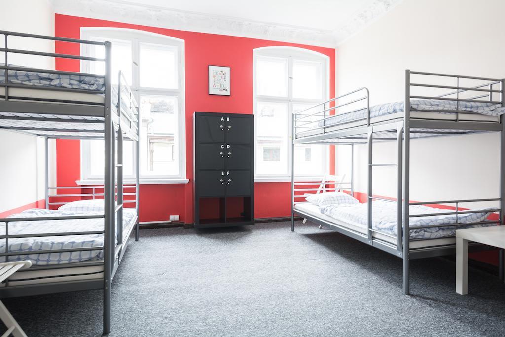 פוזנן Hostel Awangarda חדר תמונה
