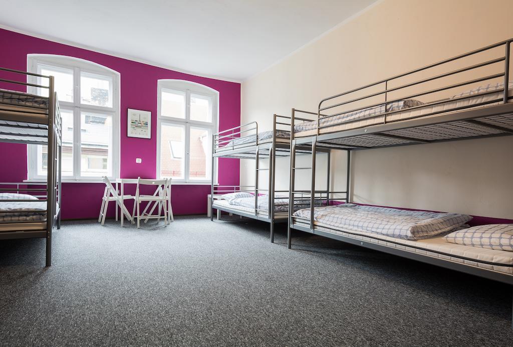 פוזנן Hostel Awangarda חדר תמונה