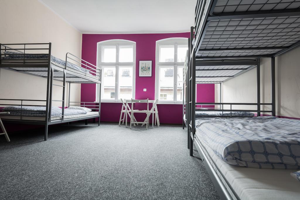 פוזנן Hostel Awangarda חדר תמונה