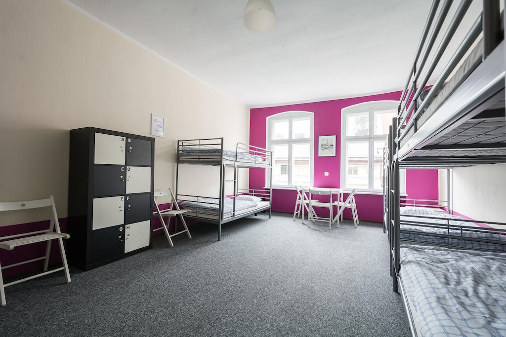 פוזנן Hostel Awangarda חדר תמונה