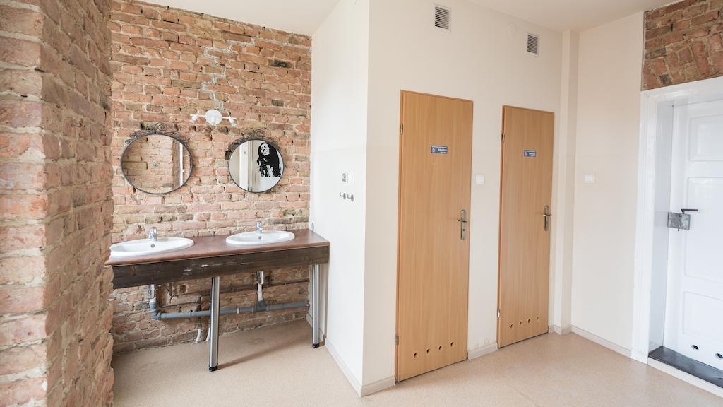 פוזנן Hostel Awangarda מראה חיצוני תמונה