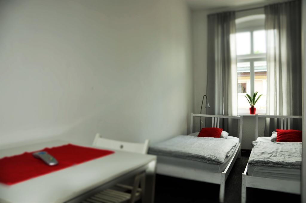 פוזנן Hostel Awangarda מראה חיצוני תמונה