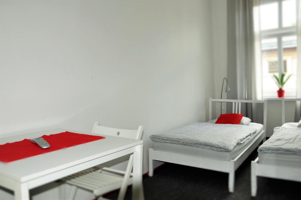 פוזנן Hostel Awangarda מראה חיצוני תמונה