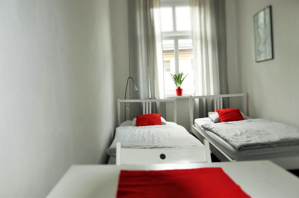 פוזנן Hostel Awangarda מראה חיצוני תמונה
